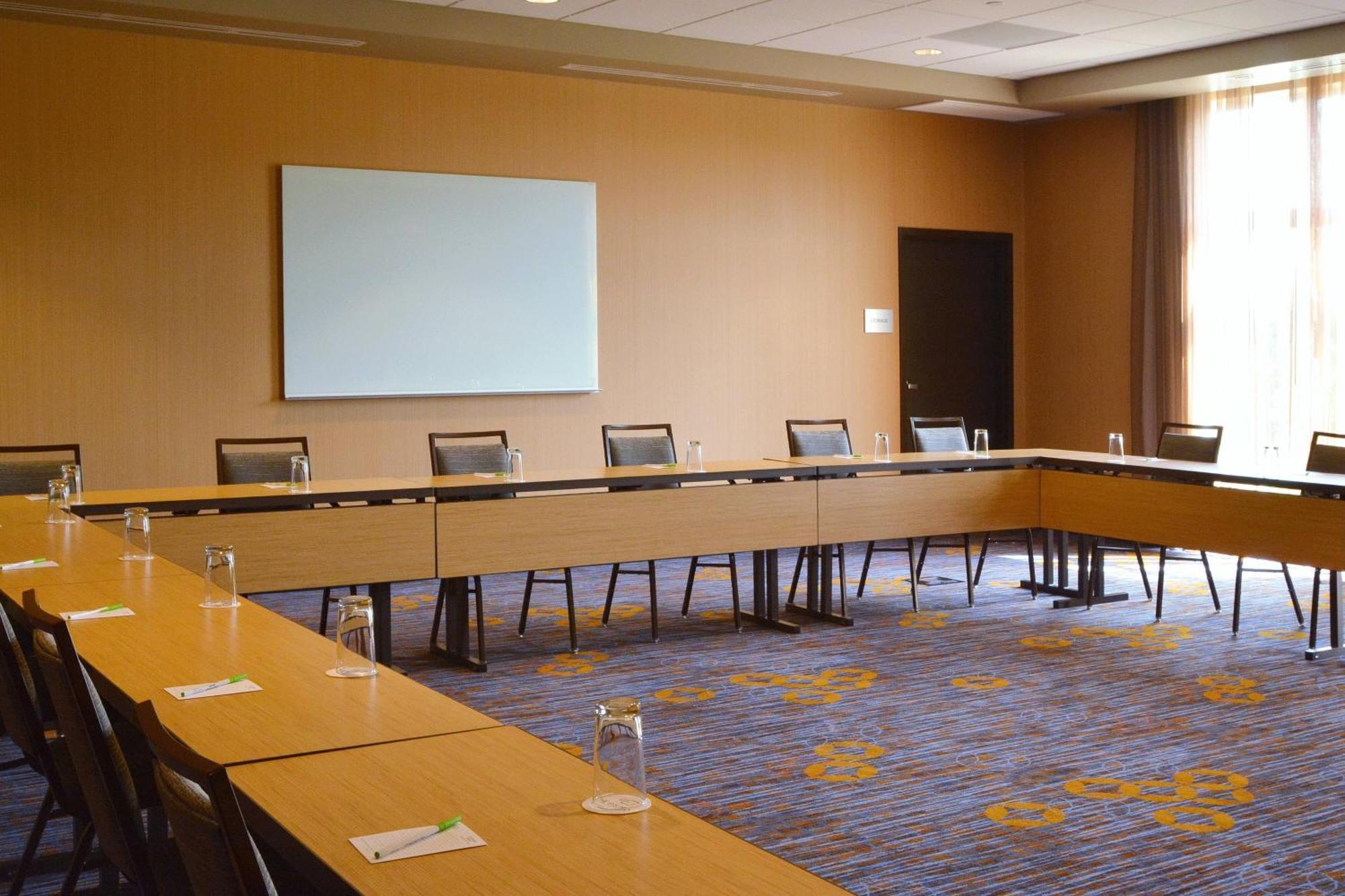 Courtyard By Marriott Youngstown Canfield Eksteriør billede
